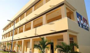 Minerd aparta directora del Liceo Pedro Mir, denunciada por abuso contra estudiantes y mala gestión