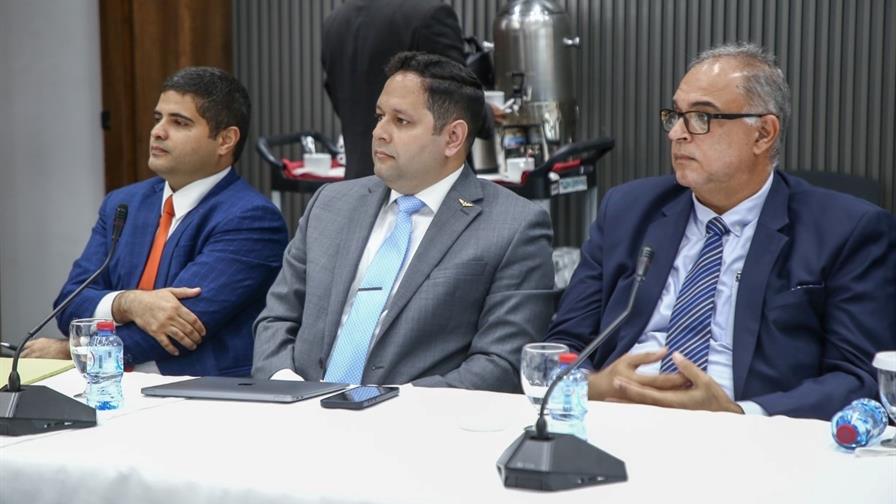 La necesidad de una comisión de seguimiento a la aviación en el Congreso Nacional