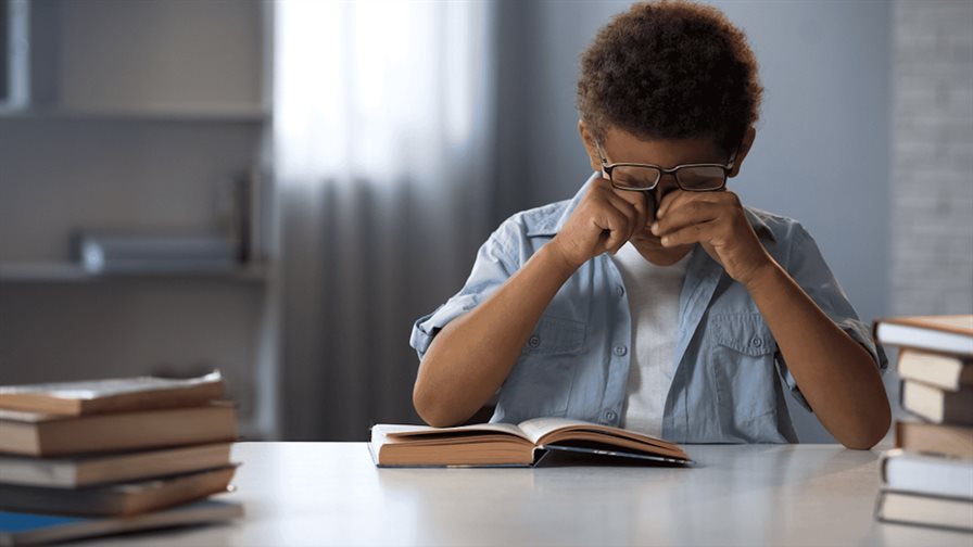El secreto detrás del bajo rendimiento escolar podría estar en la vista