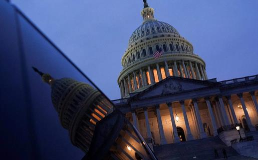 Senadores republicanos y demócratas alcanzan acuerdo para reabrir gobierno federal