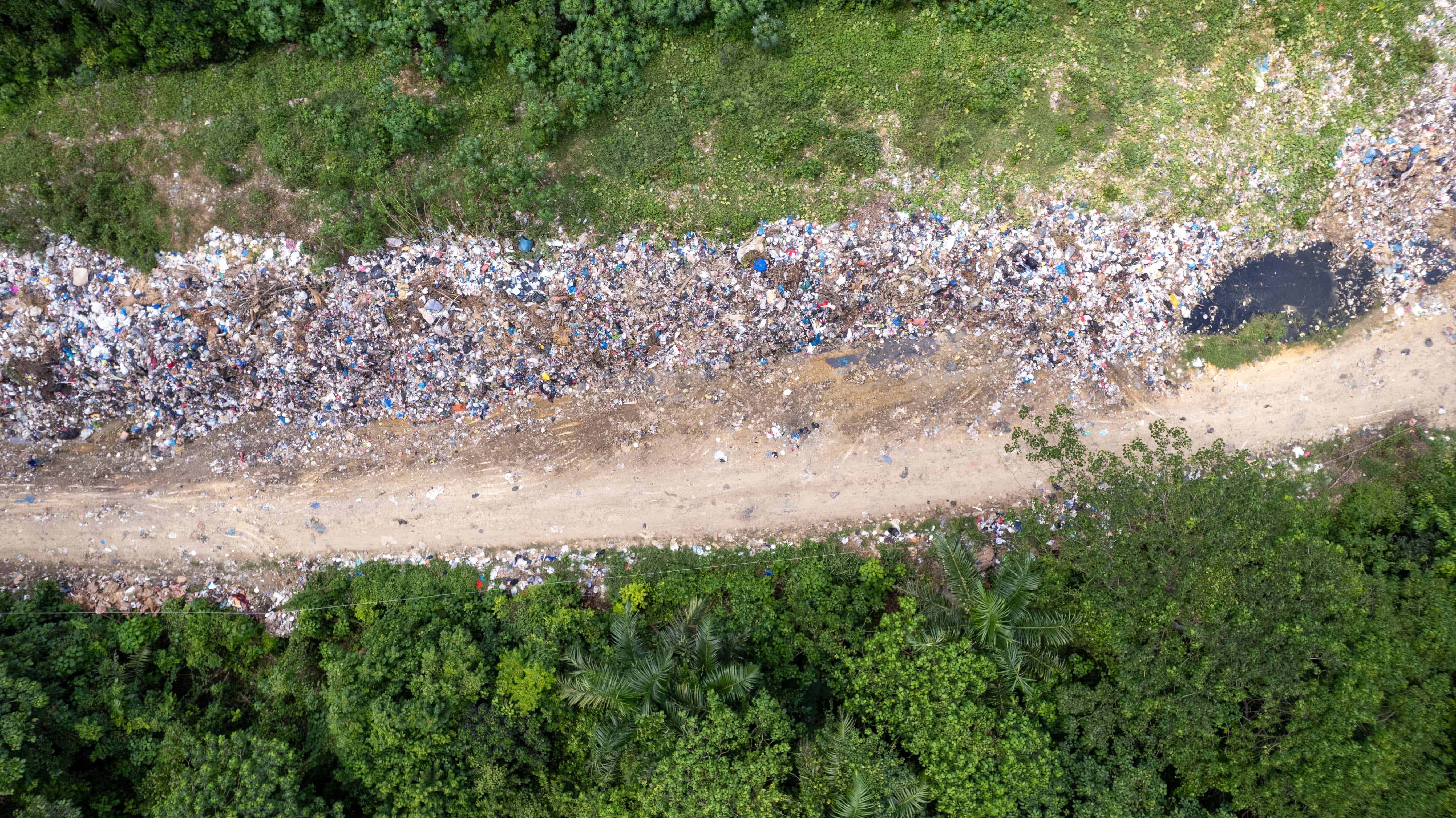 Basura en parte de la carretera de San Luis.