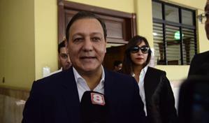 Abel Martínez denuncia tiene un año con cuentas embargadas por deudas del Ayuntamiento de Santiago