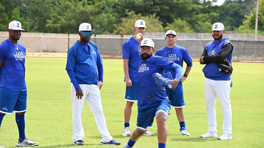 César Valdez asume la misión de ser ejemplo para los peloteros jóvenes del Licey