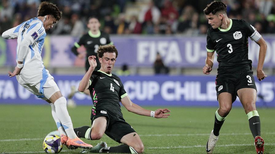 La tarjeta verde: novedad y auxilio para los jueces en el Mundial Sub-20