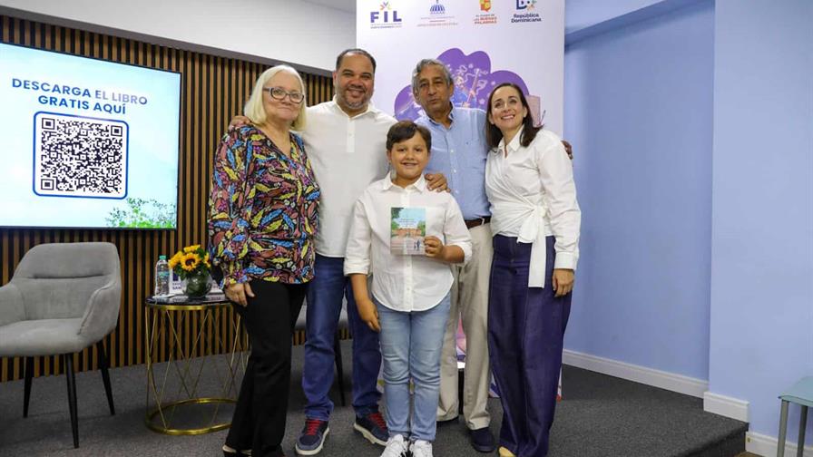 Pablo Ulloa pone en circulación el libro República Dominicana: un legado para mi hijo