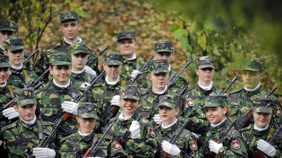 Rumanía pagará 8,300 euros a los ciudadanos que hagan el servicio militar voluntariamente