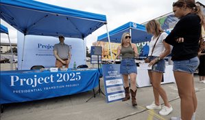 Trump amenaza con eliminar agencias en medio de puja con demócratas por cierre de Gobierno