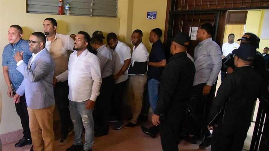 Aplazan audiencia de coerción contra 11 policías acusados de masacre en La Barranquita Aplazan audiencia de coerción contra 11 policías acusados de masacre en La Barranquita