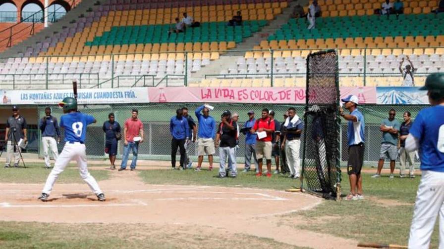 Colombia, la parada necesaria para dominicanos y venezolanos firmar