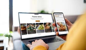 La propina obligatoria en pedidos por delivery chocaría con sentencia judicial que la prohíbe