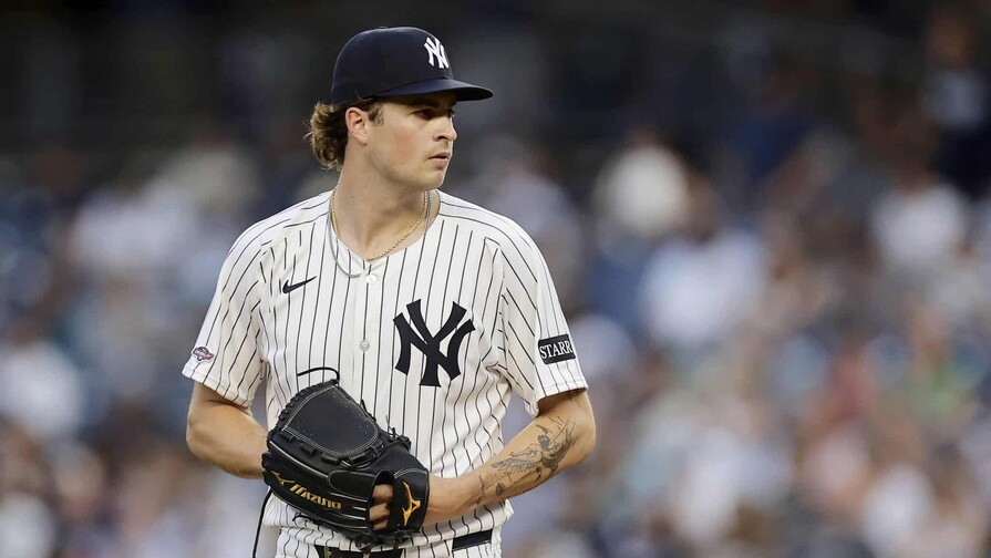 Cam Schlittler domin&oacute; a los Medias Rojas en el primer partido de la serie de comod&iacute;n