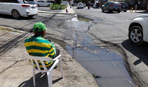 Deterioro sin fin en la calle Elvira de Mendoza en la  Zona Universitaria