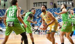 Juan Guerrero, impresionante en la victoria de San Carlos sobre Bameso en el TBS Distrito 2025
