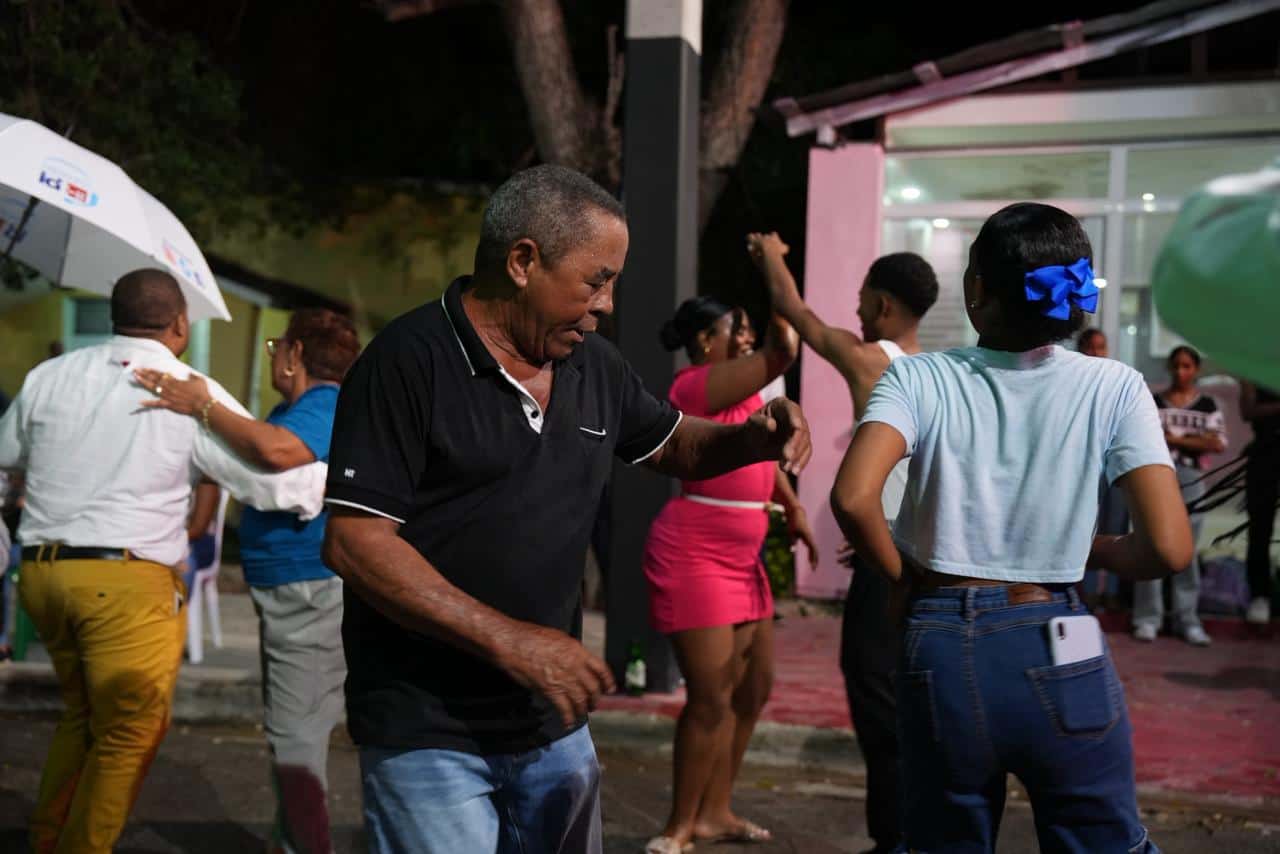 El público disfrutó del concierto en Jimaní.