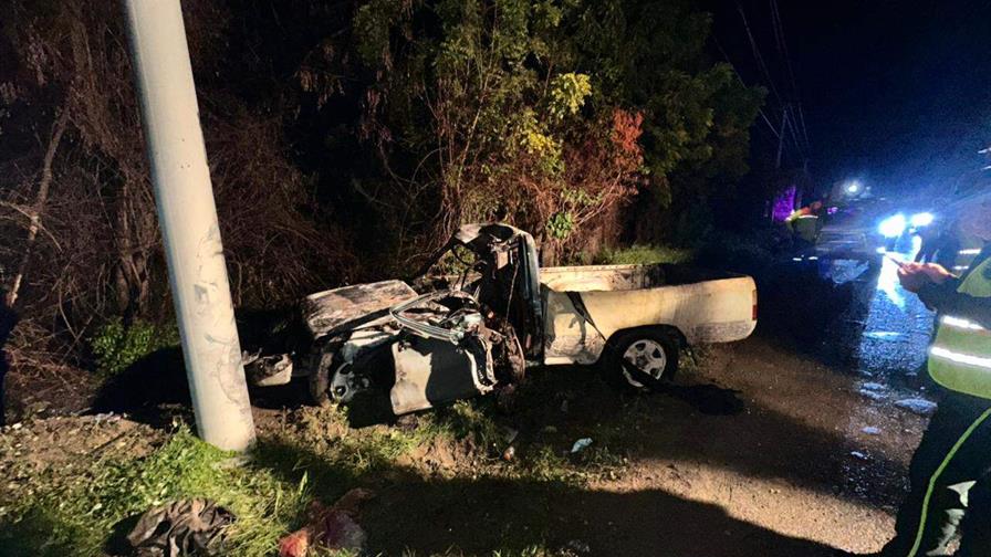Un hombre muere calcinado tras impactar con un poste del tendido eléctrico Un hombre muere calcinado tras impactar con un poste del tendido eléctrico
