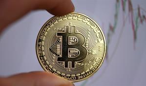 El bitcóin se alza y marca récord sobre los US$125 mil