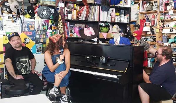 La banda de títeres chilena 31 Minutos protagoniza un inédito concierto de Tiny Desk