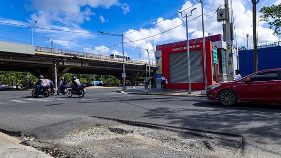 Caos vehicular por mal estado de las calles en la ciudad - Diario Libre