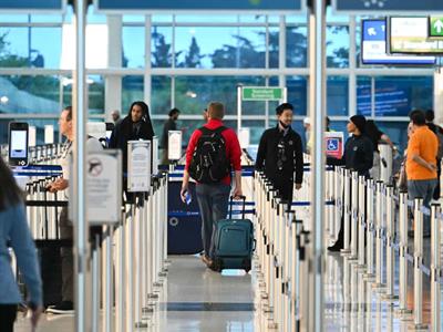 Cancelaciones de vuelos por cierre del gobierno en EE. UU.