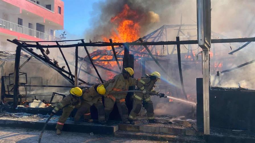 Incendio devora una discoteca en Verón–Punta Cana