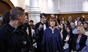 Empieza el juicio en apelación del caso Pelicot con una ovación a la llegada de la víctima