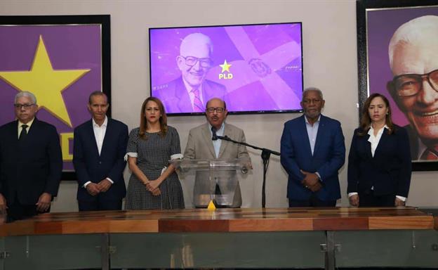 PLD alerta sobre "deterioro económico creciente" y compara su gestión con la del PRM