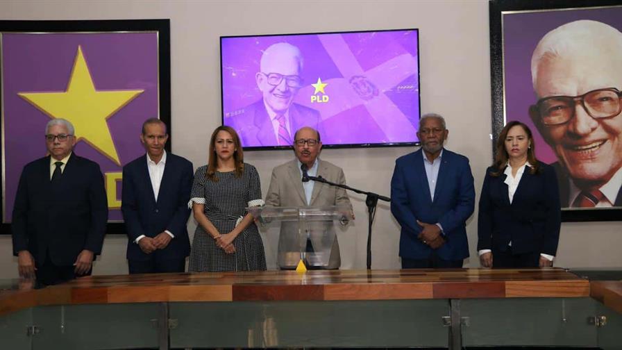 PLD alerta sobre "deterioro económico creciente" y compara su gestión con la del PRM