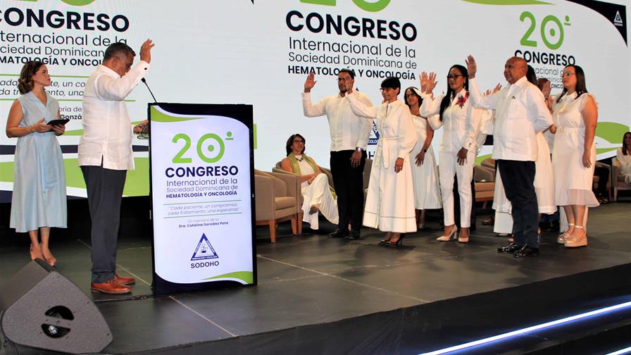 Juramentan directiva Sociedad Dominicana de Hematología y Oncología