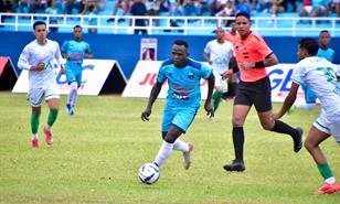 Una tropa celeste que apunta hacia el cielo