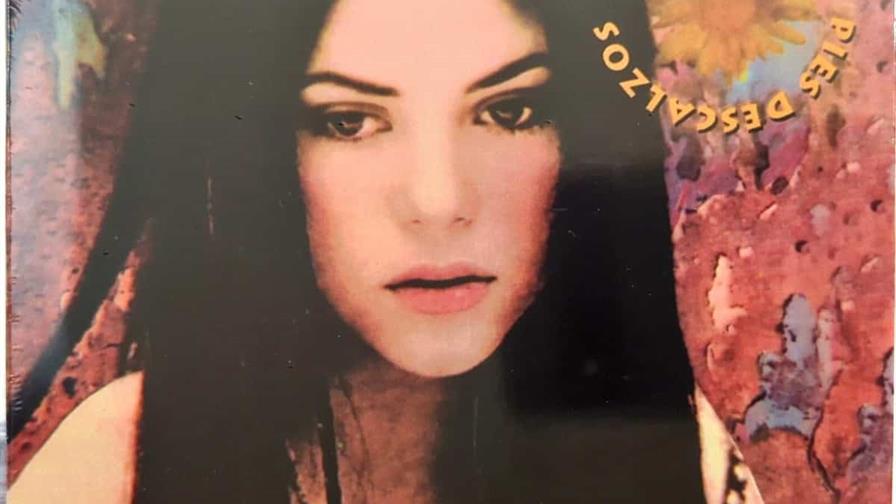 Shakira celebra 30 años del álbum Pies descalzos, el que la convirtió en estrella internacional