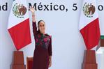 Sheinbaum celebra su primer año con un baño de masas y de continuidad con López Obrador