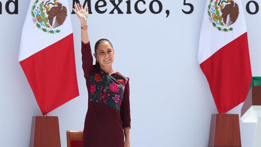 Sheinbaum celebra su primer año con un baño de masas y de continuidad con López Obrador