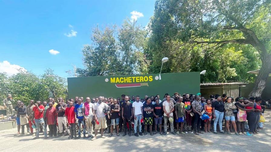 Ejército detiene a 86 haitianos indocumentados durante patrullaje en Valverde y Montecristi