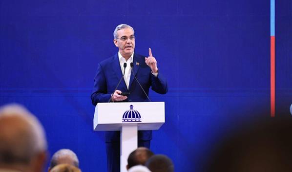 Abinader responde a la oposición; dice que el 80 % de la deuda ha sido para pagar préstamos pasados