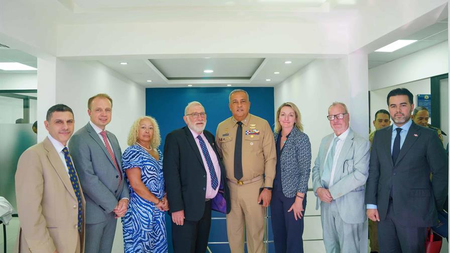 Delegación parlamentaria británica visita Migración para conocer estrategia migratoria del país Delegación parlamentaria británica visita Migración para conocer estrategia migratoria del país