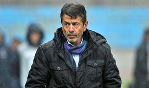 Padre e hijo son despedidos el mismo día tras duras goleadas en Grecia