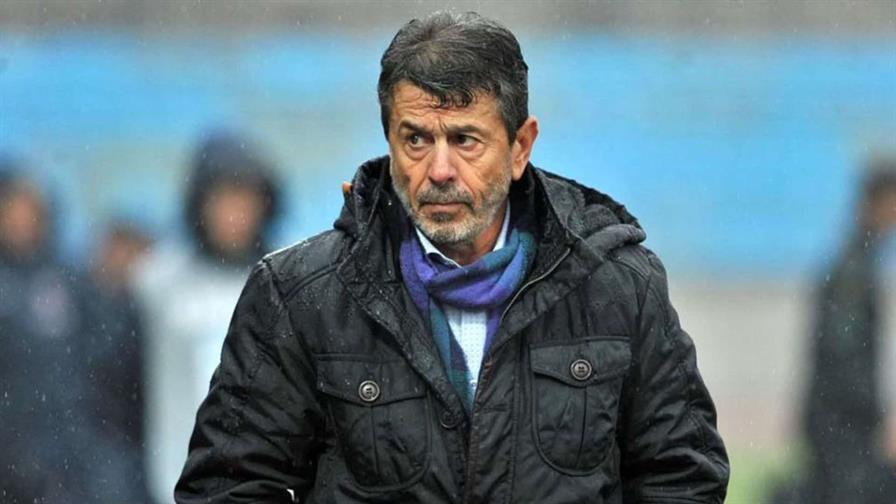 Padre e hijo son despedidos el mismo día tras duras goleadas en Grecia
