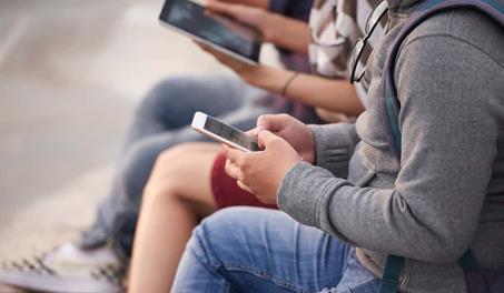 Boston se suma a la ofensiva legal contra las redes sociales por su impacto en menores