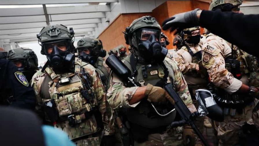 Una juez de EE. UU. mantiene por el momento el despliegue de la Guardia Nacional en Chicago