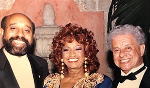 Nombran en NY una calle en honor a la leyenda dominicana Ralph Mercado