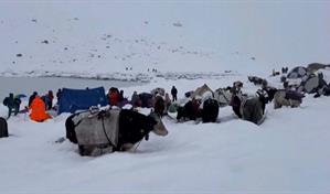 Cientos de rescatados a los pies del Everest tras intensas nevadas en China
