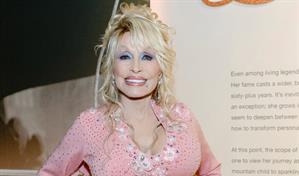No estoy muerta aún: Dolly Parton despeja rumores sobre su salud