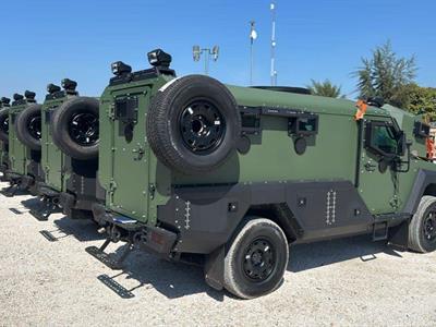 Estados Unidos entregó 20 vehículos blindados a Haití