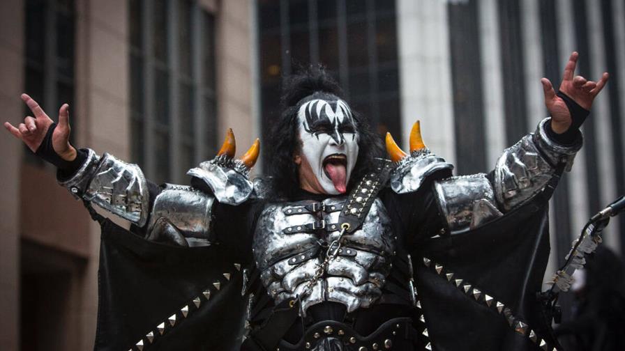 Kiss Gene Simmons hospitalizado tras un accidente en California Kiss Gene Simmons hospitalizado tras un accidente en California