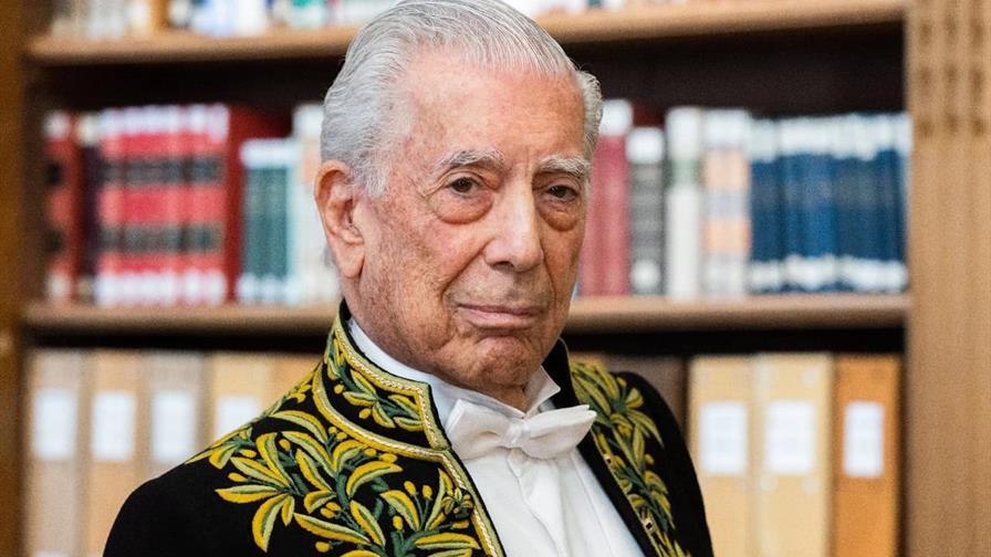 Mario Vargas Llosa vivió la antesala de su muerte visitando sitios donde surgieron sus obras Mario Vargas Llosa vivió la antesala de su muerte visitando sitios donde surgieron sus obras