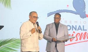 Reconocen a Frank Rainieri en el Premio Nacional de Turismo 2025