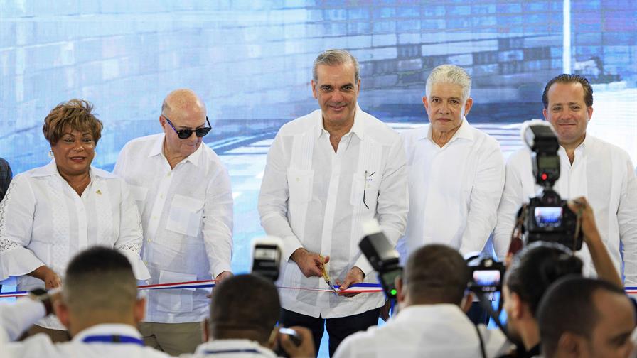Presidente Abinader entrega paso a desnivel de Pintura que beneficiará a más de 300 mil personas Presidente Abinader entrega paso a desnivel de Pintura que beneficiará a más de 300 mil personas