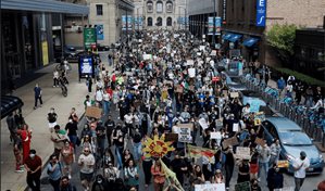 Trump pide cárcel para alcalde de Chicago y gobernador de Illinois por no proteger a ICE