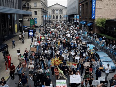 Trump pide cárcel para alcalde de Chicago y gobernador de Illinois