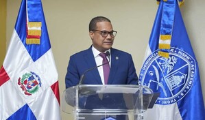 Radham&eacute;s Silverio reconoce a Jorge Asjana como ganador a la rector&iacute;a de la UASD